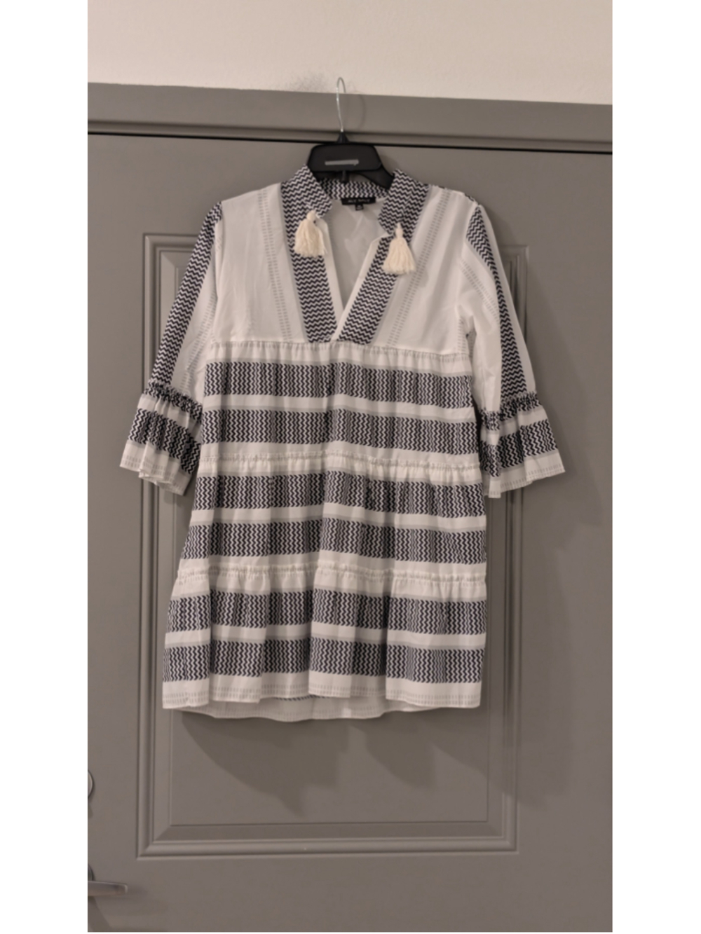 Women's Aly Daly Mini Dress Size M White Black Chevron Pattern